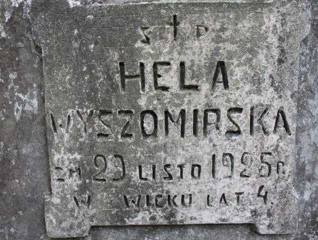 Fragment nagrobka rodziny Wyszomirskich, cmentarz na Rossie w Wilnie, stan z 2013 r.