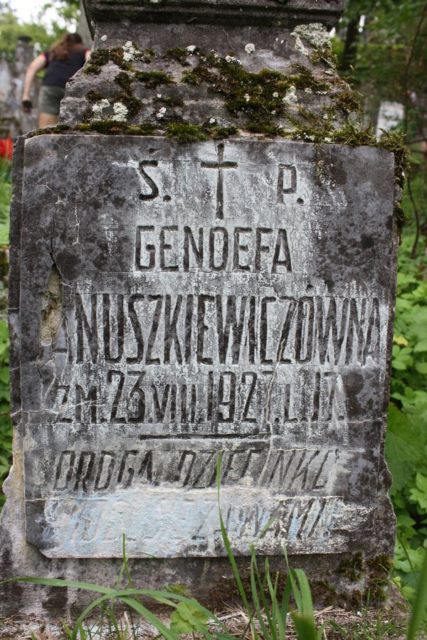 A fragment of Genowefa Anuszkiewicz's tombstone, Na Rossie cemetery in Vilnius, as of 2013