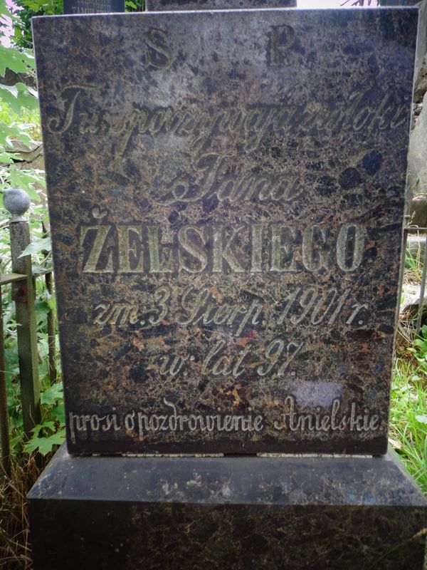 Inscription from the gravestone of Jan Zelski, Na Rossie cemetery in Vilnius, as of 2013