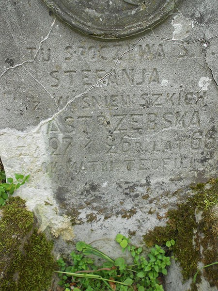 Inscription on the pedestal of Stefania Jastrzębowska's gravestone, Na Rossie cemetery in Vilnius, as of 2013