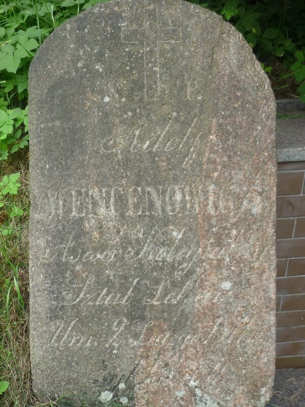 Fragment nagrobku Adolfa Wencenowicza, cmentarz Na Rossie w Wilnie, stan z 2013 r.