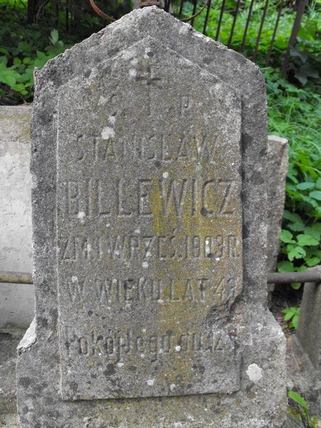 Inscription from the gravestone of Stanislav Billevich, Na Rossie cemetery in Vilnius, as of 2013.