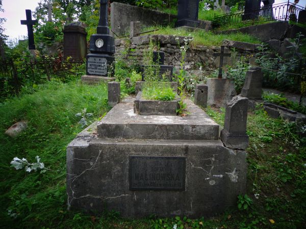 Tomb of Maria and Zofia Malinowski, Na Rossie cemetery in Vilnius, as of 2013