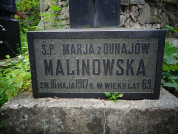 Inscription from the tomb of Maria and Zofia Malinowski, Na Rossie cemetery in Vilnius, as of 2013