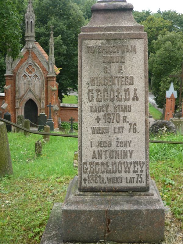 Fragment of the tombstone of Antonina and Vincent Gecold and Viktor Misiewicz, Ross cemetery, as of 2013