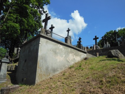 Grobowiec Adama Bancewicza, Adeli i Edwarda Kierewiczów, Barbary Piotrowskiej, Ludwiki Korwin-Piotrowskiej i Marii Żukowskiej, cmentarz na Rossie w Wilnie, stan z 2014