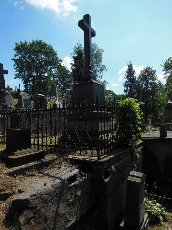 Grobowiec Franciszka i Katarzyny Kossakowskich, cmentarz na Rossie w Wilnie, stan z 2014