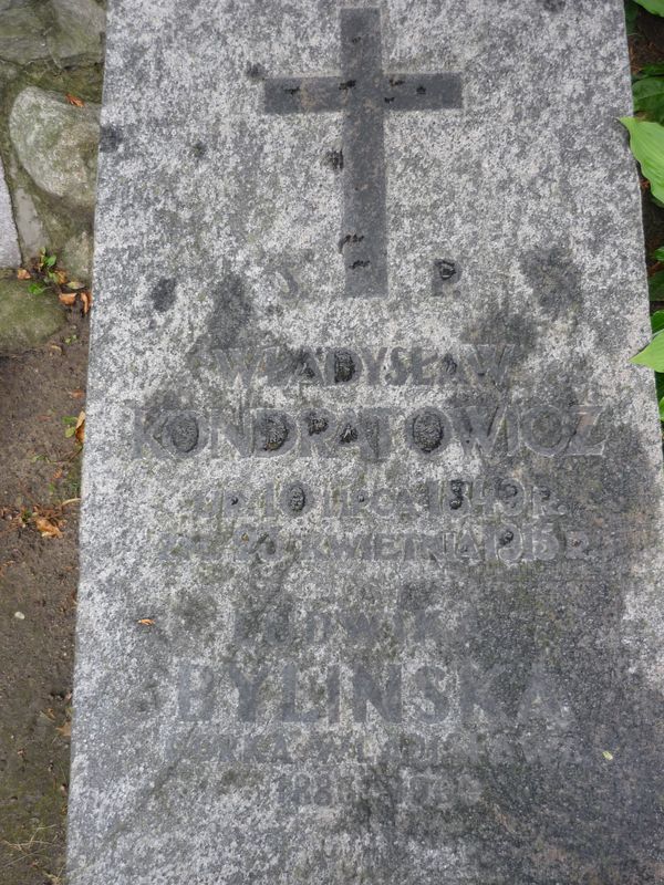 Fragment of the gravestone of Ludwika Bylinska and Wladyslaw Kondratowicz, Ross cemetery, as of 2013