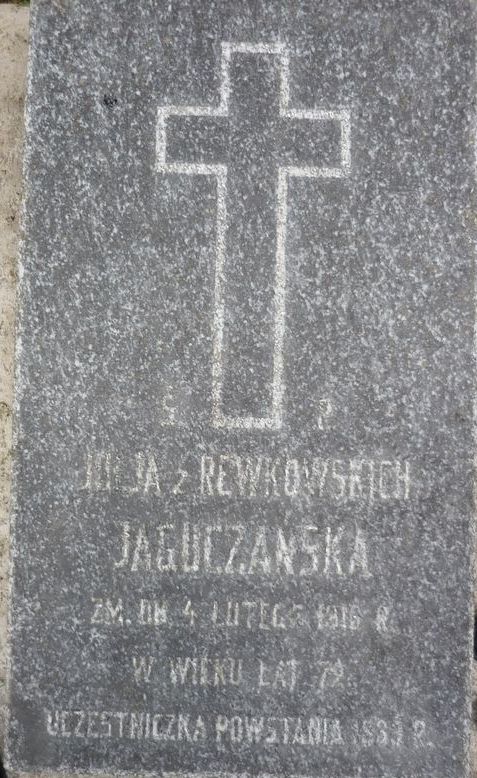 Fragment płyty nagrobnej Julii Jaguczańskiej, cmentarz na Rossie, stan z 2013 roku