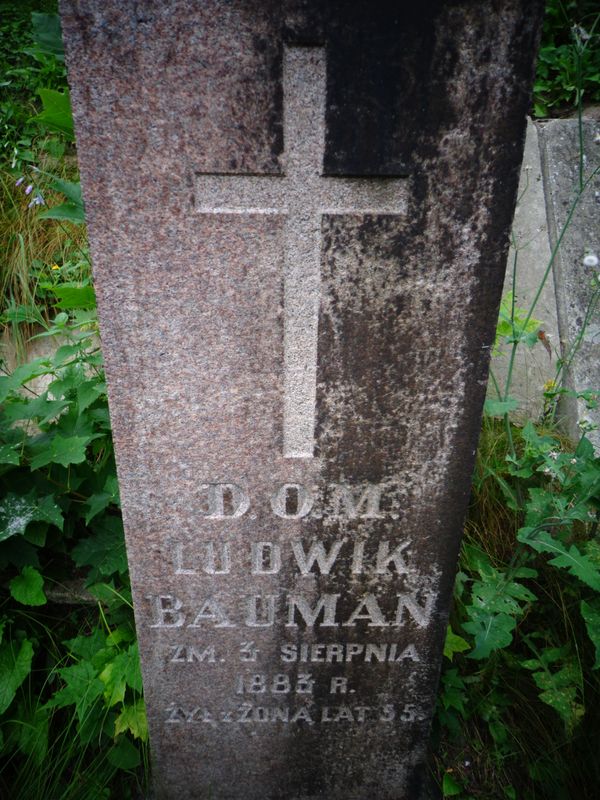 Detal z nagrobka Ludwika Baumana. cmentarz Na Rossie w Wilnie, stan z 2013 roku