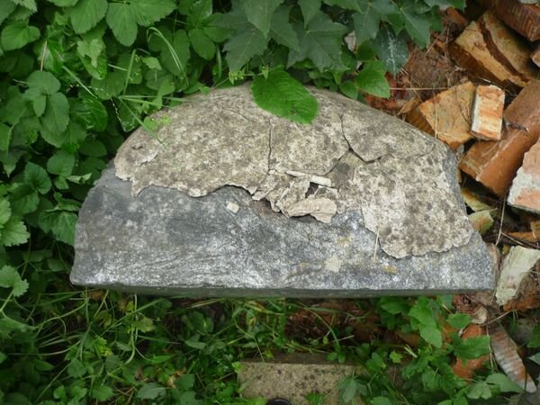 Fragment nagrobka Stanisława Pieszki, cmentarz Na Rossie w Wilnie, stan z 2013 r.