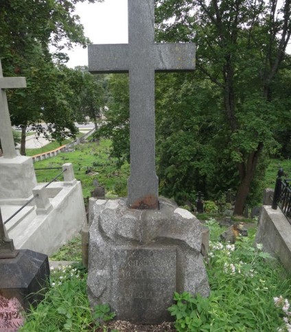 Nagrobek Konstancji i Lucyny Bujalskich, cmentarz Na Rossie w Wilnie, stan z 2013 r.