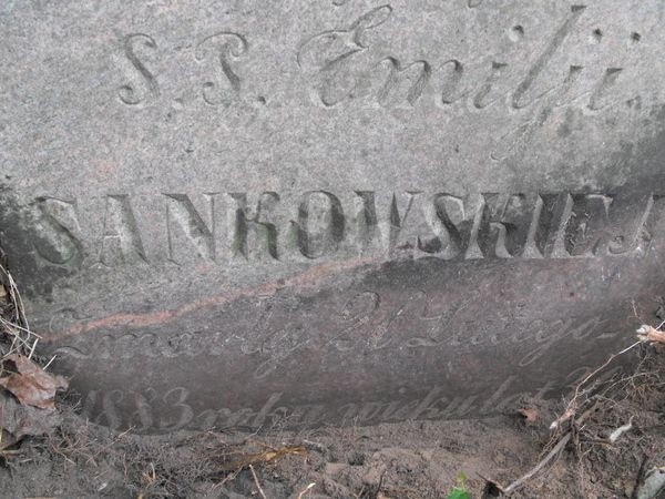 Inscription from the gravestone of Emilia Sankowska, Na Rossie cemetery in Vilnius, as of 2013.