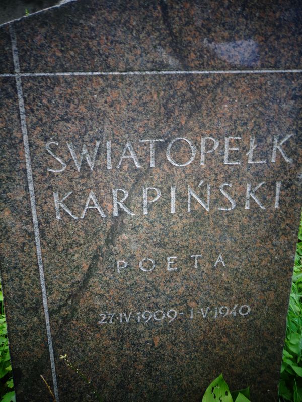 Stela nagrobka Światopełka Karpińskiego, cmentarz Na Rossie w Wilnie, stan z 2013 roku