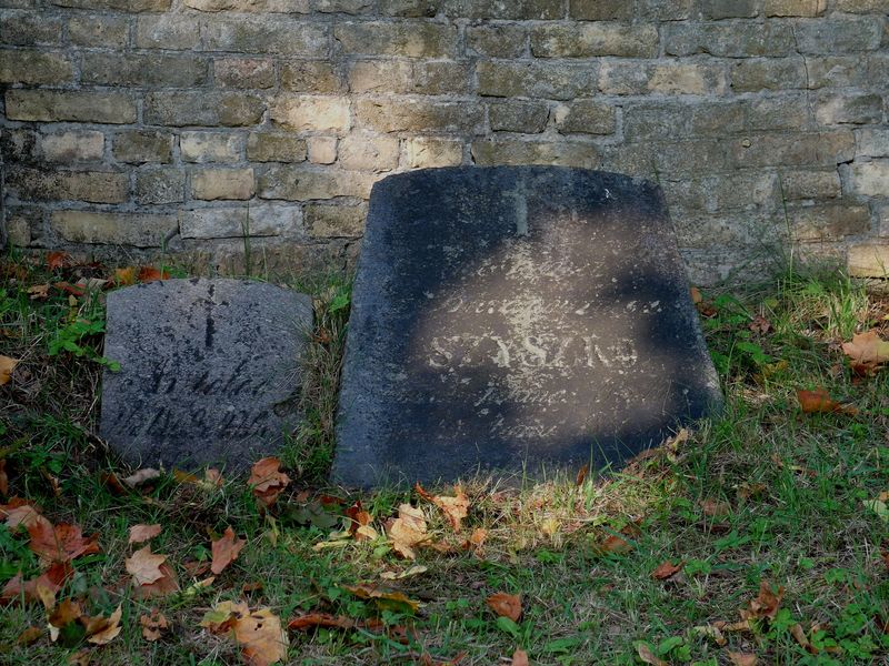 Tombstones of Antonina and Anatoli Szyszko, Ross Cemetery in Vilnius, as of 2015.