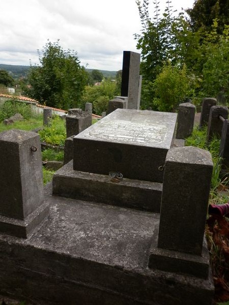 Tombstone of Jadwiga Makarska and Edward Makarski, Na Rossie cemetery in Vilnius, as of 2013