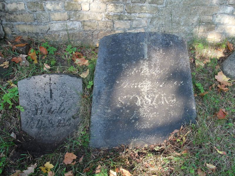 Tombstones of Antonina and Anatoli Szyszko, Ross Cemetery in Vilnius, as of 2015.