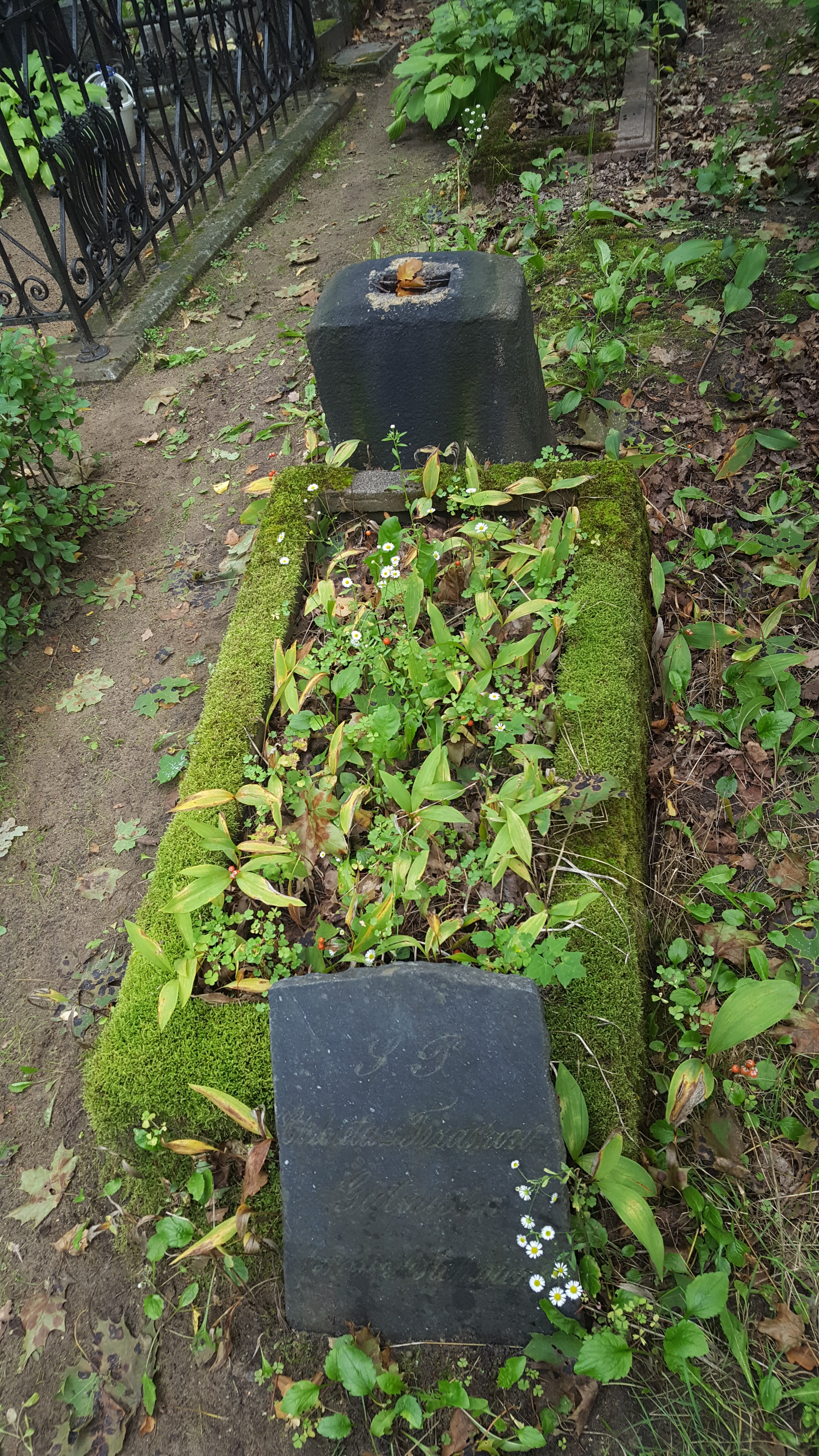 Tombstone of Elzbieta Gutowska, St Michael's cemetery in Riga, as of 2021.