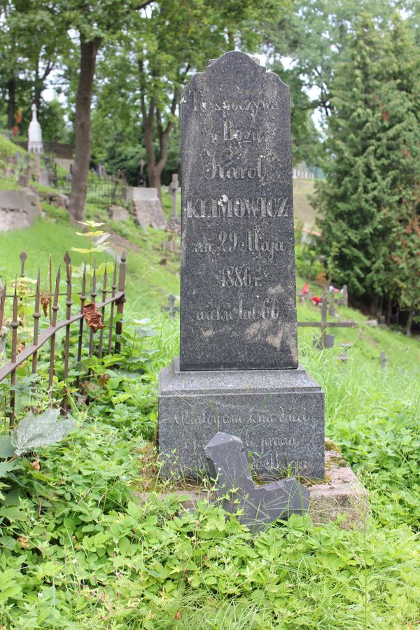Tombstone of Izabela and Karol Klimowicz, Na Rossie cemetery in Vilnius, as of 2013