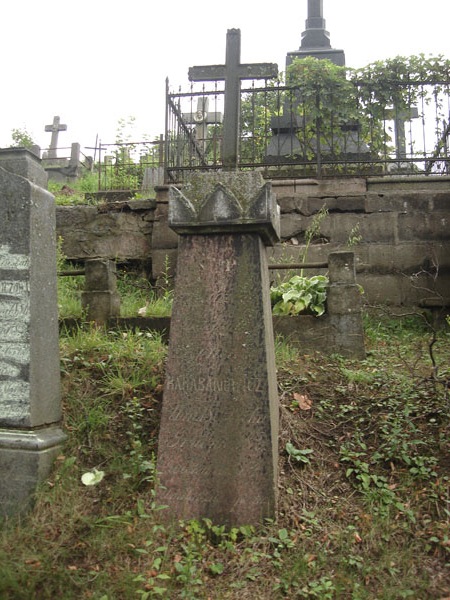 Tombstone of Ignacy Karabanowicz and Lucjan Walicki, Rossa cemetery in Vilnius, as of 2013