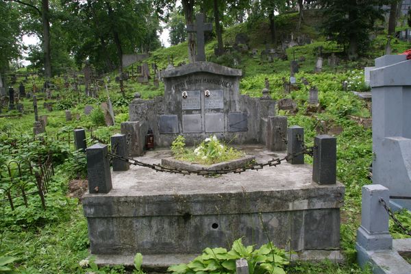 Grobowiec Jana Iwaszkiewicza i Wacława Makrockiego, cmentarz na Rossie w Wilnie, stan na 2013 r.