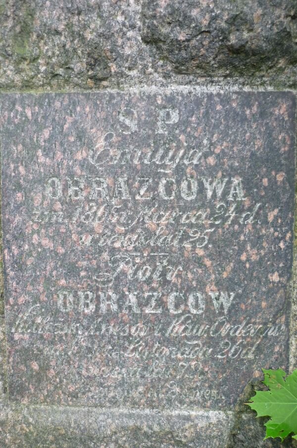 Inscription from the gravestone of Emilia and Peter Obrazov, Na Rossie cemetery in Vilnius, as of 2013.