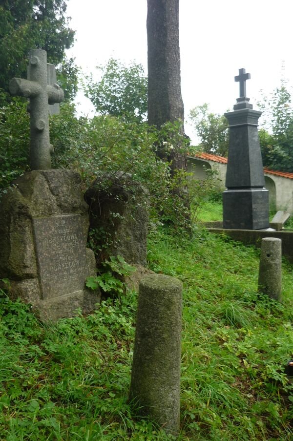 Tombstone of Emilia and Peter Obrazov, Na Rossie cemetery in Vilnius, as of 2013.