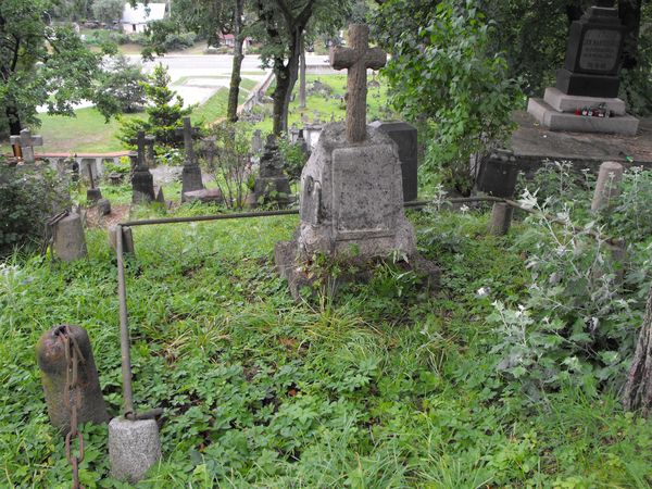 Tombstone of Antonina and Konstanty Sadowski and Anna Kuncewicz, Na Rossie cemetery in Vilnius, as of 2013.