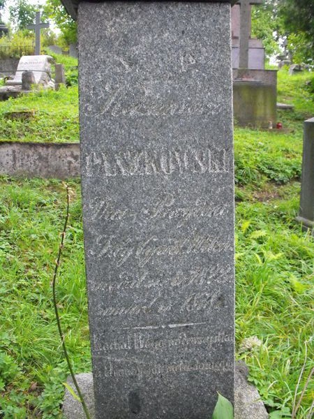 Inscription from the gravestone of Kazimierz Paszkowski, Na Rossie cemetery in Vilnius, as of 2013.