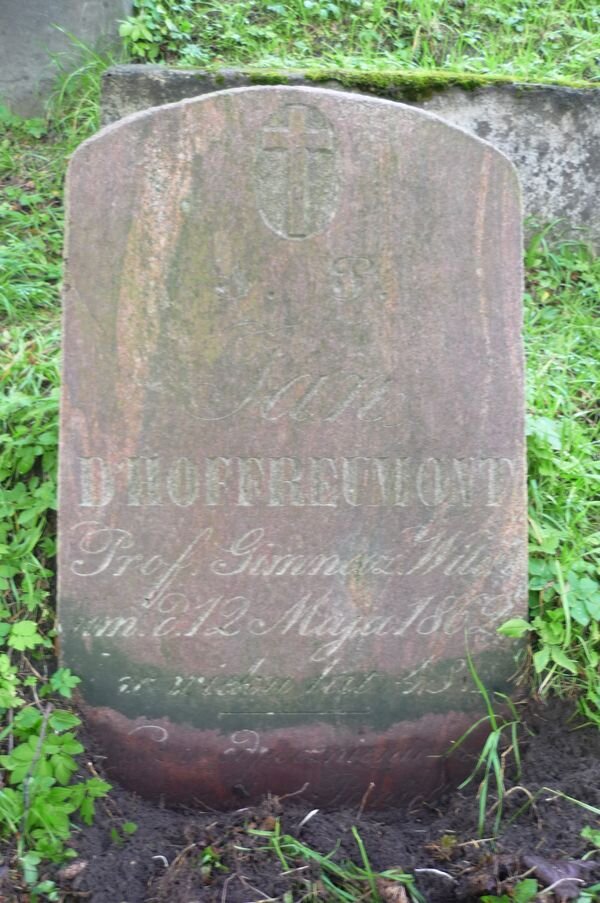 Inscription from the tombstone of Jan d'Hoffreumont, Na Rossie cemetery in Vilnius, as of 2013.