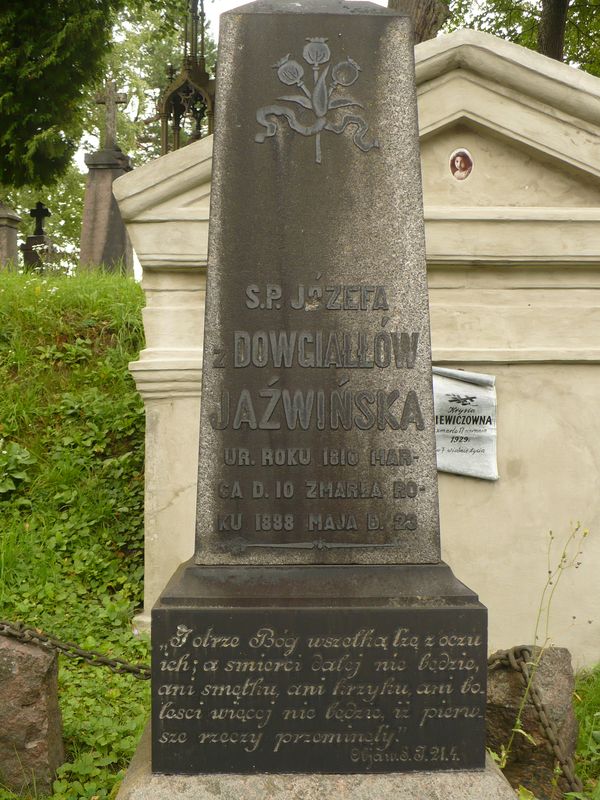 Fragment of Józefa Jaźwińska's tombstone, Ross cemetery, as of 2013