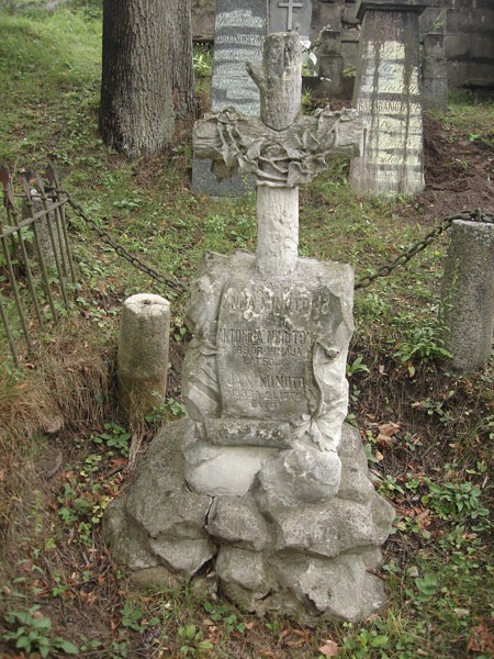 Nagrobek rodziny Minuto, cmentarz na Rossie w Wilnie, stan z 2013