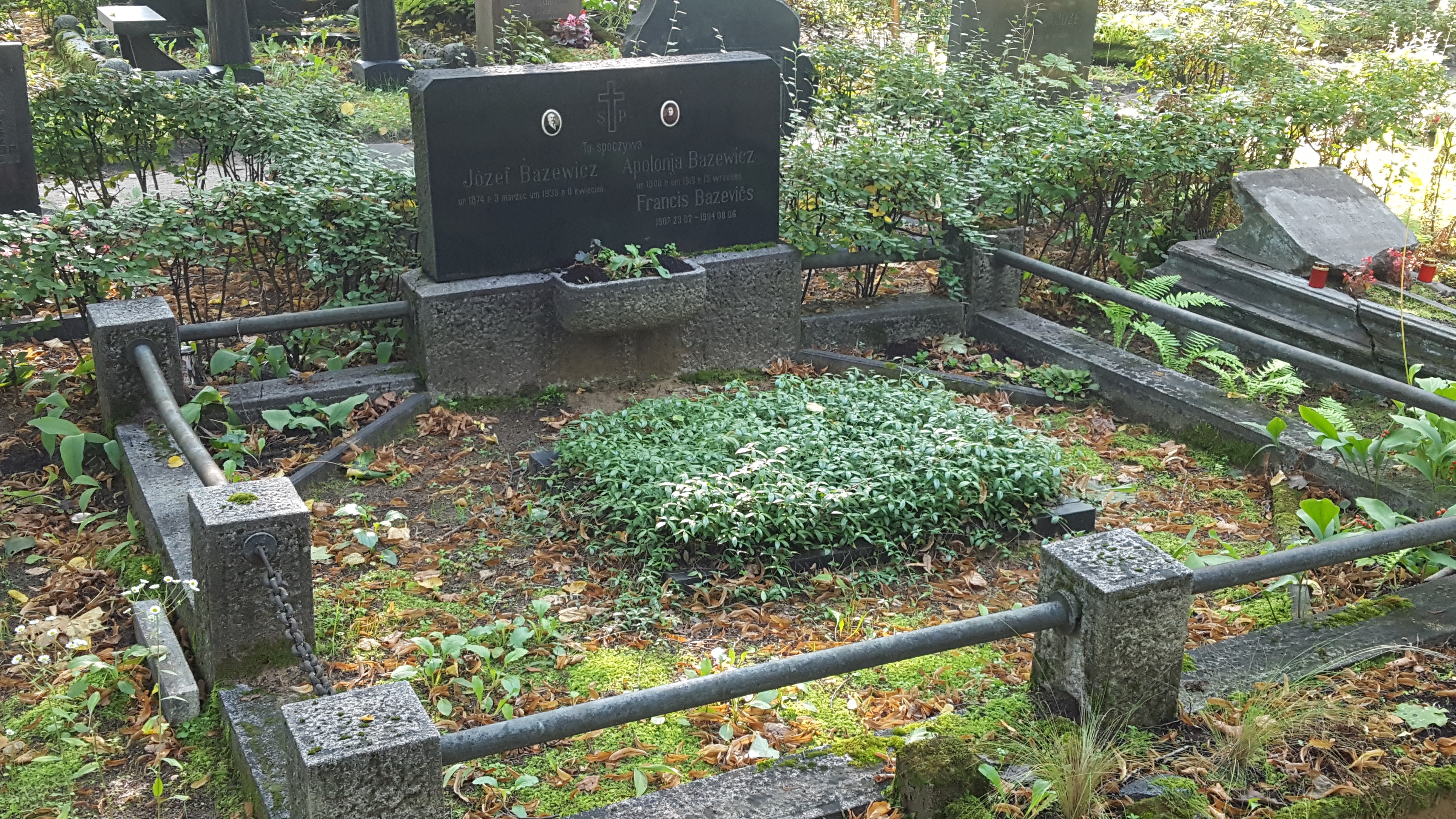 Tombstone of Apolonia Bazewicz, Jozef Bazewicz, Francis Bazevičs, St Michael's cemetery in Riga, as of 2021.