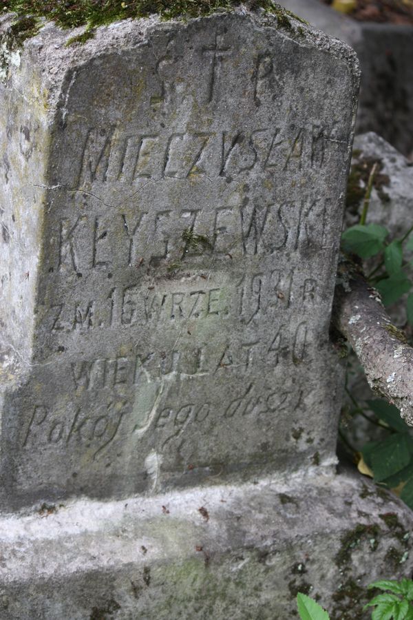 Tombstone of Mieczyslaw Kłyszewski, Ross cemetery in Vilnius, as of 2013.