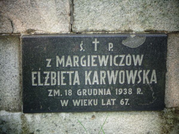 Tablica inskrypcyjna Elżbiety Karwowskiej, fragment nagrobka, cmentarz na Rossie w Wilnie, stan z 2013 r.