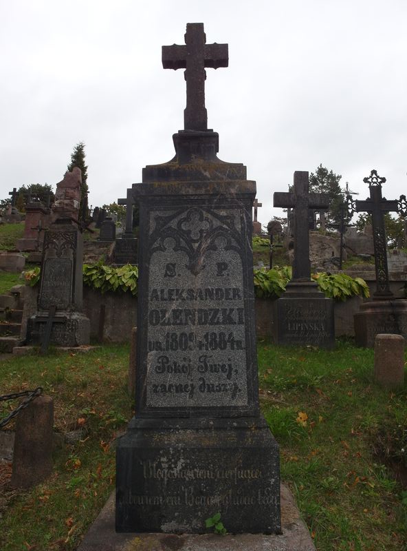 Nagrobek Aleksandra Olendzkiego, cmentarz na Rossie, stan z 2015 roku