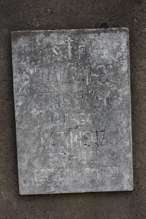 Fragment of the tombstone of Franciszek and Kazimir Oziakowicz, Na Rossie cemetery in Vilnius, as of 2014.