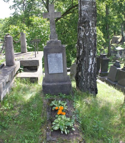 Nagrobek Franciszka i Kazimierza Oziakowiczów, cmentarz Na Rossie w Wilnie, stan z 2014 r.