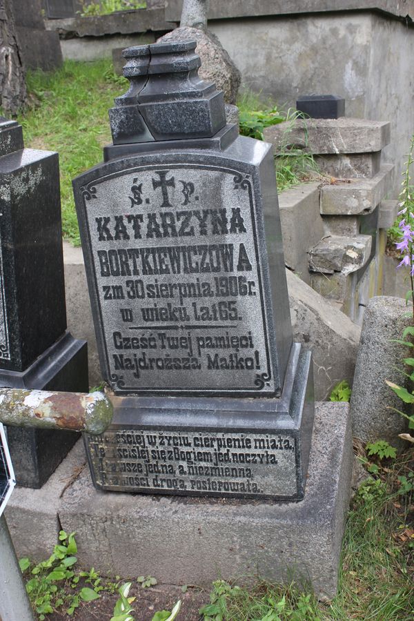 Tombstone of Katarzyna Bortkiewicz, Na Rossie cemetery in Vilnius, as of 2014.