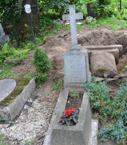 Nagrobek Antoniego Gryszana, cmentarz na Rossie w Wilnie, stan na 2013 r.