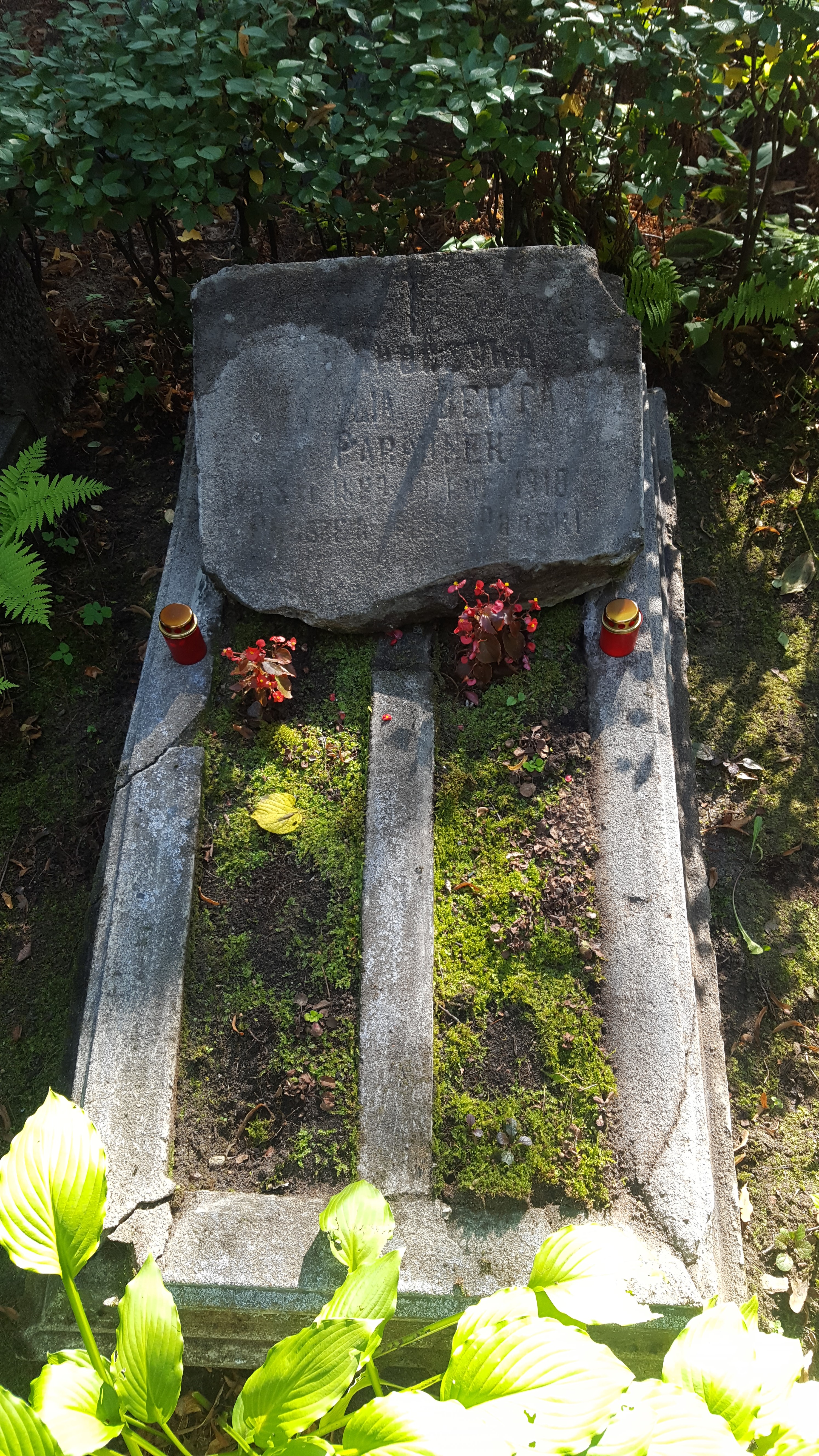 Tombstone of Emilia Paradnek, St Michael's cemetery in Riga, as of 2021.
