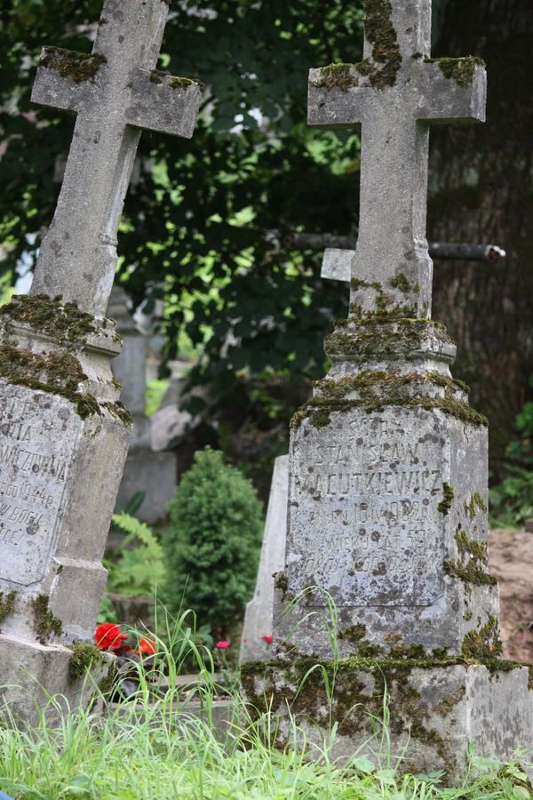 Tombstone of Stanislaw Macutkiewicz, Ross cemetery in Vilnius, as of 2013.