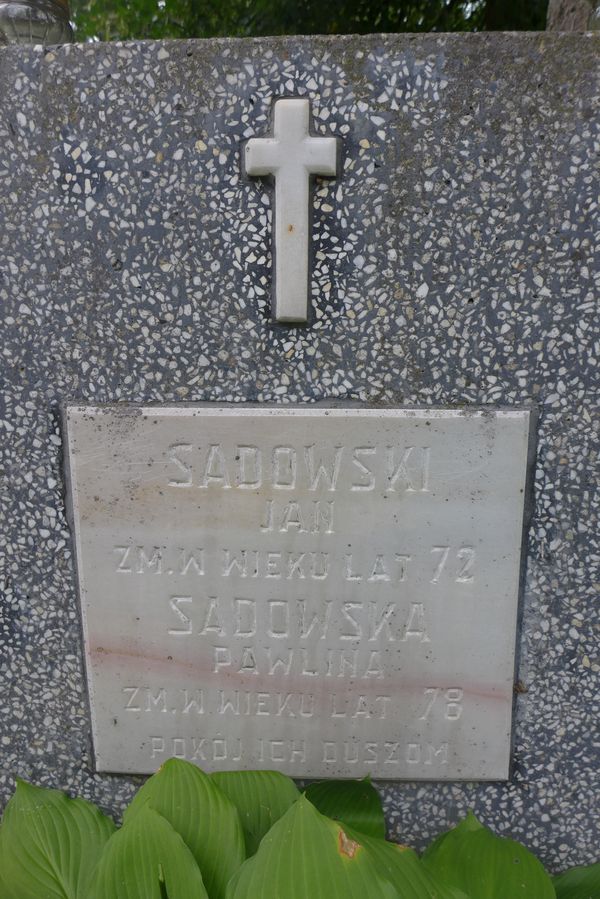 Fragment of a tombstone of the Sadowski couple, from the Ross cemetery in Vilnius, as of 2013