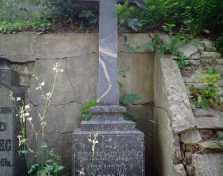 Nagrobek Wiktorii Weil, cmentarz na Rossie w Wilnie, stan z 2013 r.