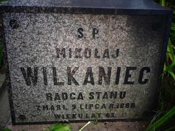 Inscription plaque from the gravestone of Mikolaj Vilkaniec, Na Rossie cemetery in Vilnius, as of 2013