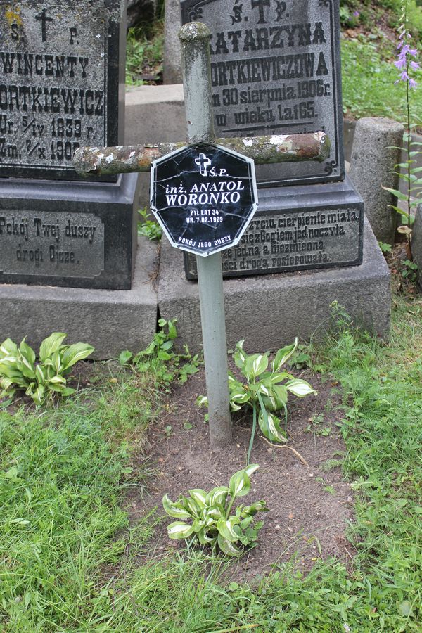 Tombstone of Anatoly Voronko, Na Rossa cemetery in Vilnius, as of 2014.