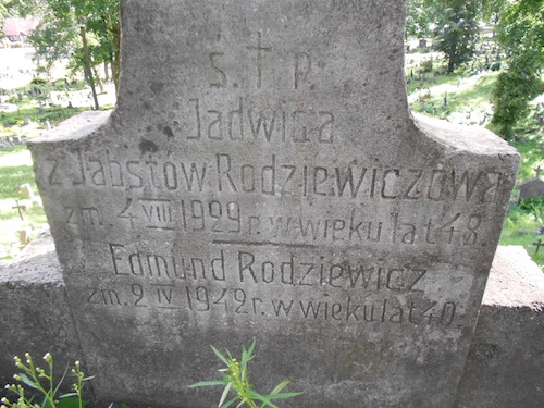 Inskrypcja z grobowca Edmunda i Jadwigi Rodziewiczów, cmentarz Na Rossie w Wilnie, stan z 2013 r.