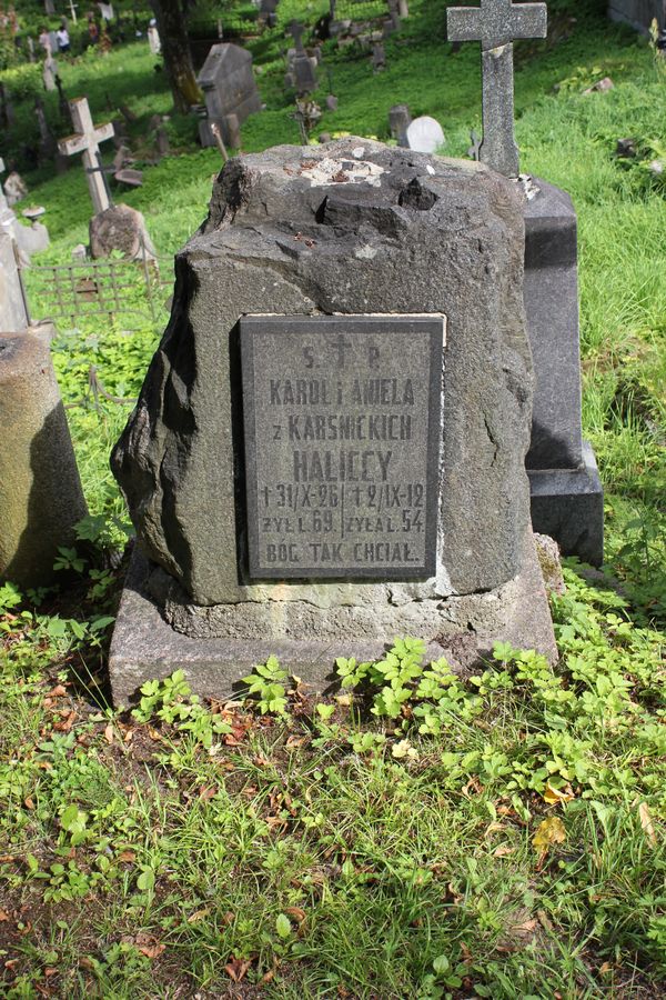 Tombstone of Aniela and Karol Halický, Na Rossie cemetery in Vilnius, as of 2013
