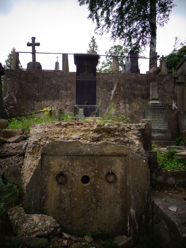 Grobowiec rodziny Kirszensteinów, cmentarz na Rossie w Wilnie, stan z 2013 r.