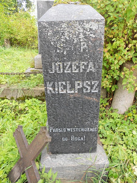 Tombstone of Jozefa Kiełpisz and Julia Wersocka, Na Rossie cemetery in Vilnius, as of 2013